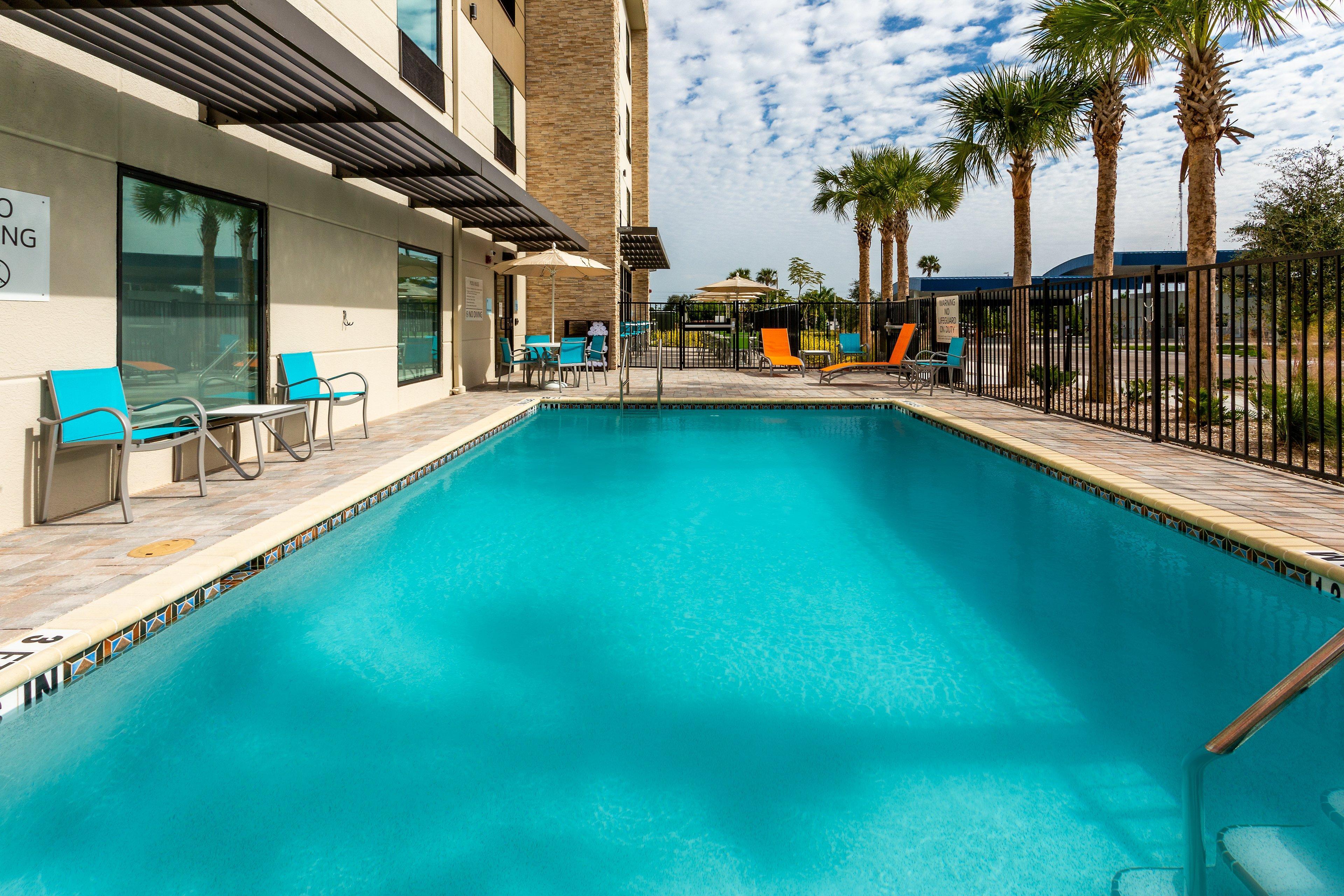 Holiday Inn Express & Suites Ft Myers Beach-Sanibel Gateway By Ihg Fort Myers Beach Eksteriør bilde