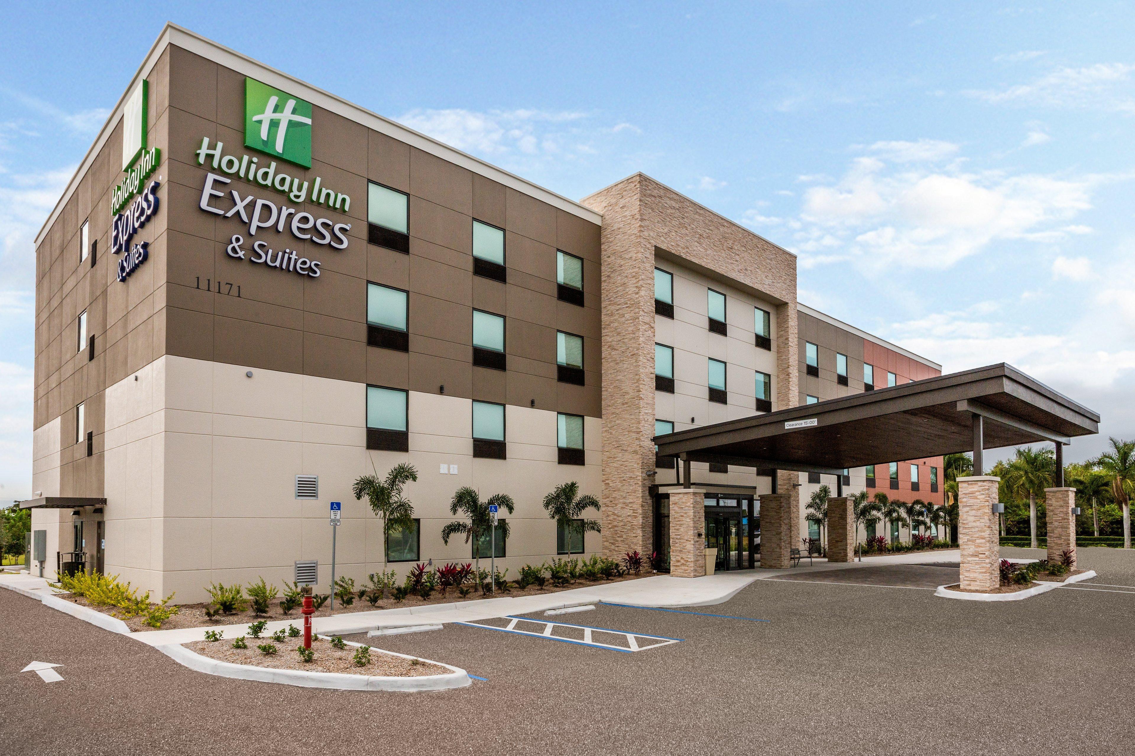 Holiday Inn Express & Suites Ft Myers Beach-Sanibel Gateway By Ihg Fort Myers Beach Eksteriør bilde